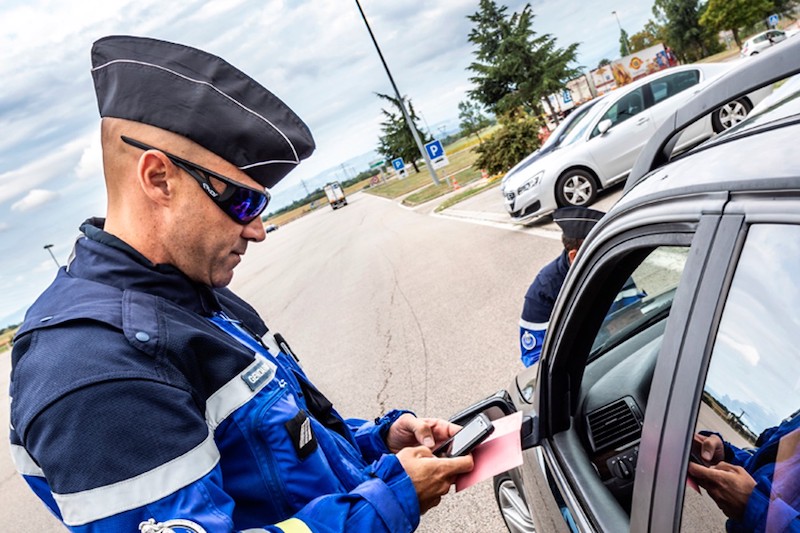 police point permis de conduire assurance protection